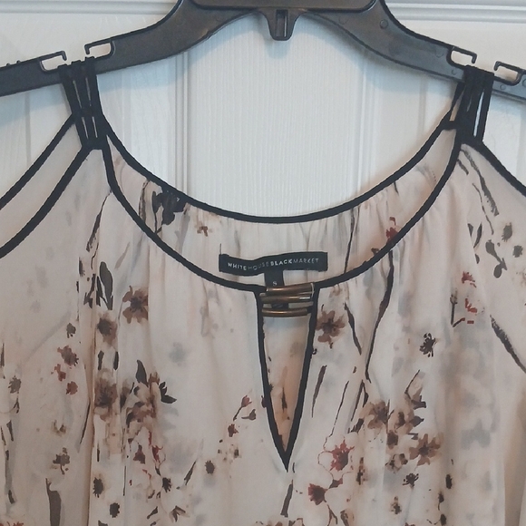 White House Black Market Floral Blouse - Open Shoulder Design - Picture 5 of 6